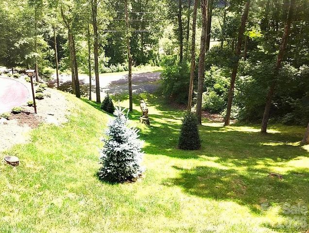 811 Hemlock Drive, Newland, NC 28657