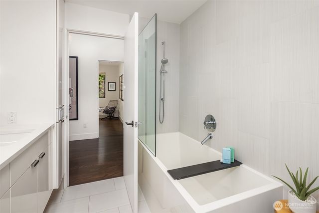 7733 58th Avenue NE, Seattle, WA 98115