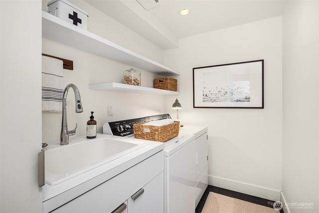 7733 58th Avenue NE, Seattle, WA 98115