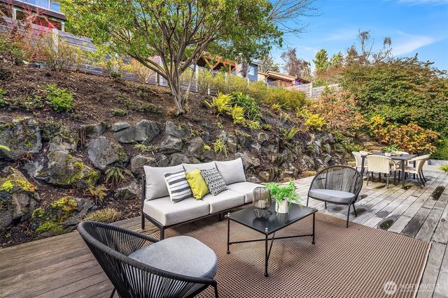 7733 58th Avenue NE, Seattle, WA 98115