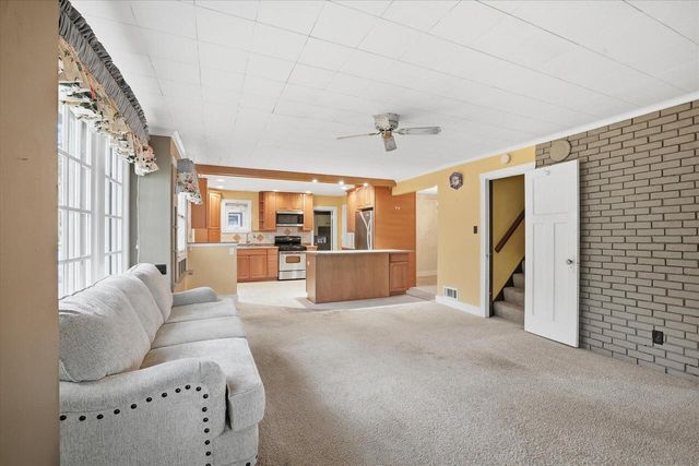 W203S11090 Point Denoon ROAD, Muskego, WI 53150