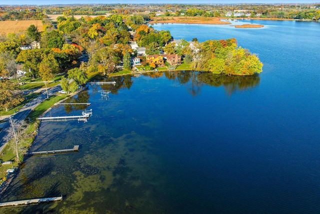 W203S11090 Point Denoon ROAD, Muskego, WI 53150