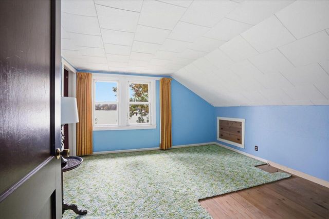 W203S11090 Point Denoon ROAD, Muskego, WI 53150