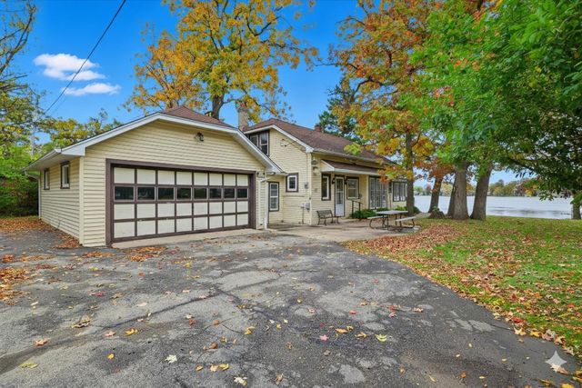 W203S11090 Point Denoon ROAD, Muskego, WI 53150