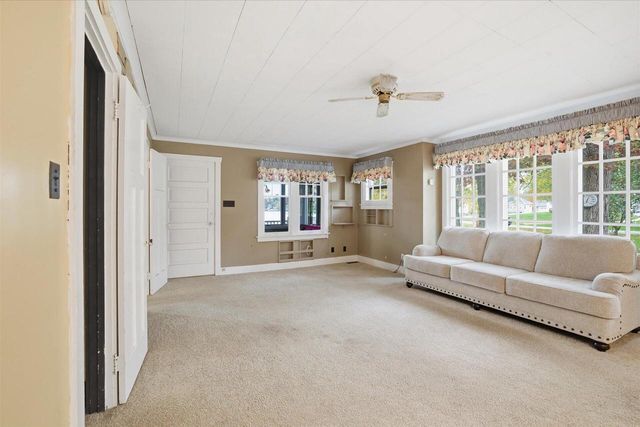 W203S11090 Point Denoon ROAD, Muskego, WI 53150