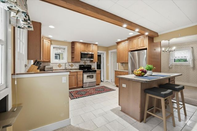 W203S11090 Point Denoon ROAD, Muskego, WI 53150