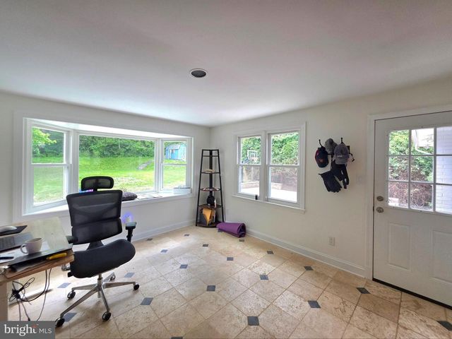 8300 BEECH TREE RD, Bethesda, MD 20817