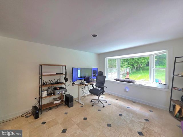 8300 BEECH TREE RD, Bethesda, MD 20817