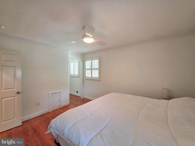 8300 BEECH TREE RD, Bethesda, MD 20817
