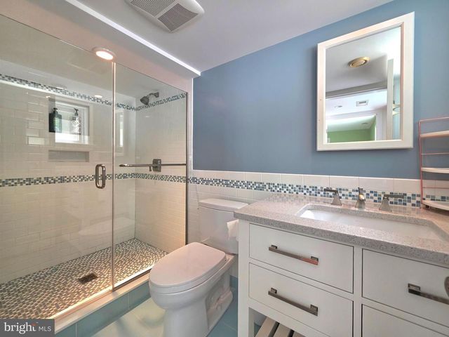 8300 BEECH TREE RD, Bethesda, MD 20817