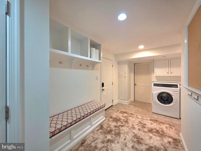 8300 BEECH TREE RD, Bethesda, MD 20817