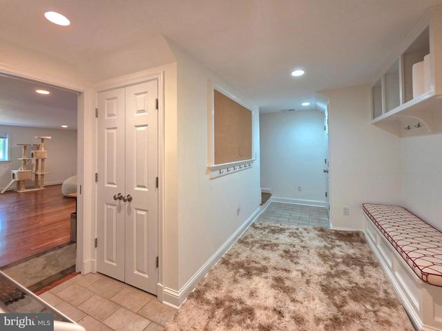 8300 BEECH TREE RD, Bethesda, MD 20817