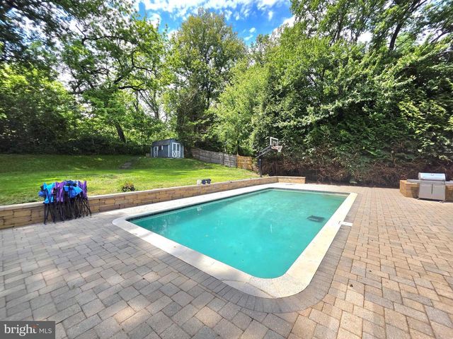 8300 BEECH TREE RD, Bethesda, MD 20817