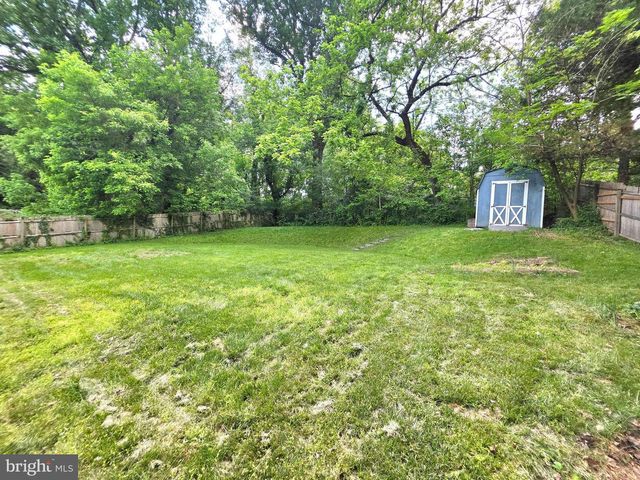 8300 BEECH TREE RD, Bethesda, MD 20817