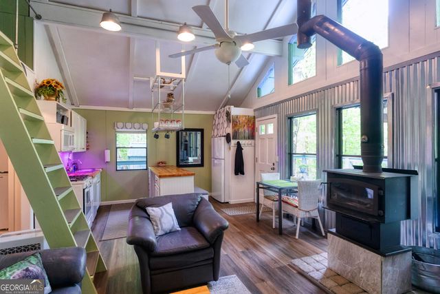 787 Glenns Drive, Sautee Nacoochee, GA 30571