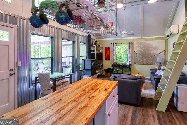 787 Glenns Drive, Sautee Nacoochee, GA 30571