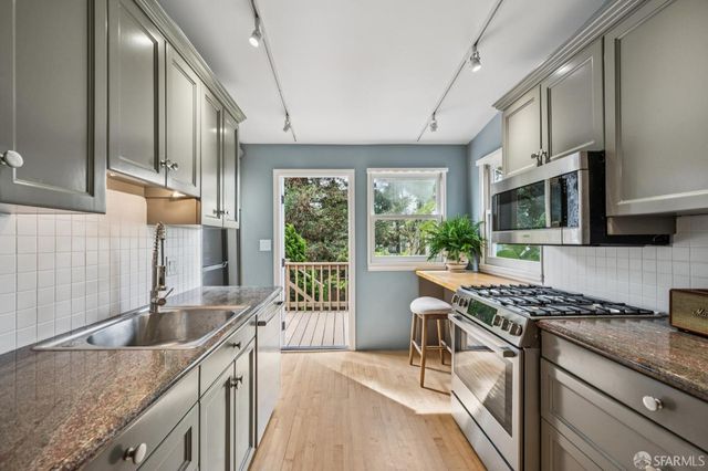 437 Staples Avenue, San Francisco, CA 94112