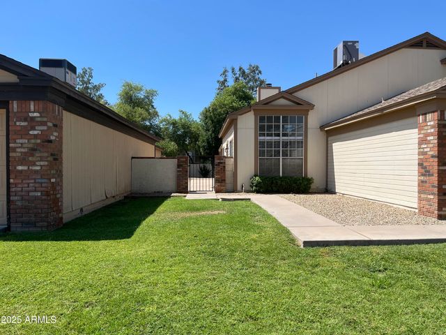 853 E MANOR Drive, Chandler, AZ 85225