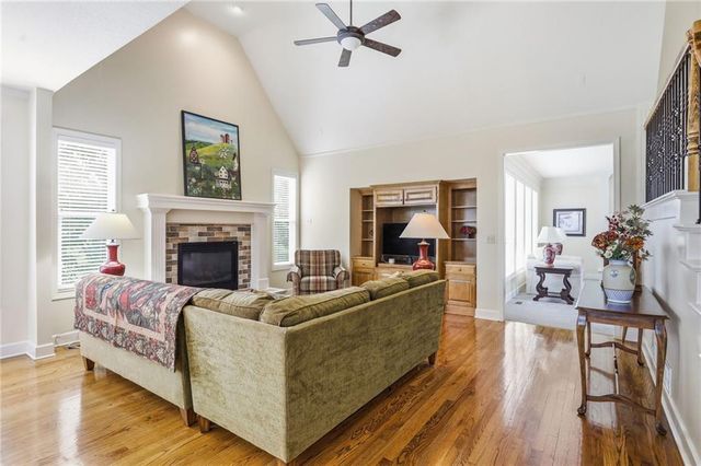 2603 SW Winterbrook Circle SW, Lee's Summit, MO 64081