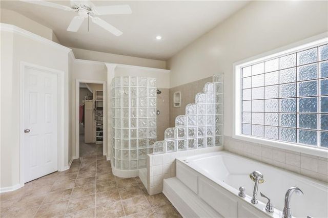 2603 SW Winterbrook Circle SW, Lee's Summit, MO 64081
