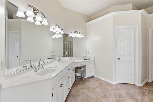 2603 SW Winterbrook Circle SW, Lee's Summit, MO 64081