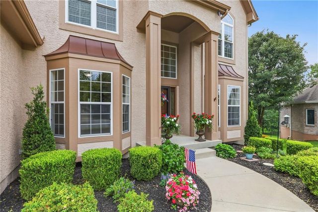2603 SW Winterbrook Circle SW, Lee's Summit, MO 64081