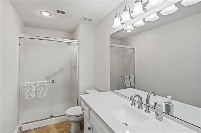 2603 SW Winterbrook Circle SW, Lee's Summit, MO 64081