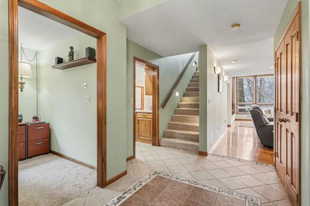 F-3 Ute Court, Hide A Way Hills, OH 43107