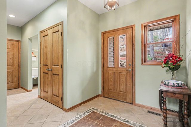 F-3 Ute Court, Hide A Way Hills, OH 43107