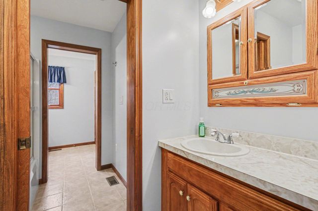 F-3 Ute Court, Hide A Way Hills, OH 43107