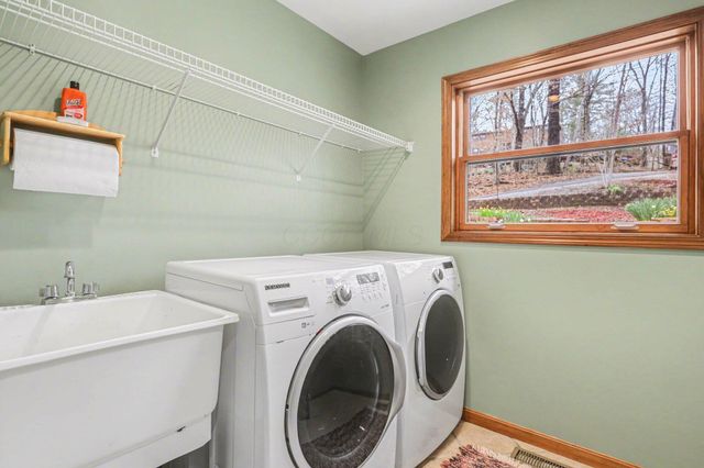 F-3 Ute Court, Hide A Way Hills, OH 43107