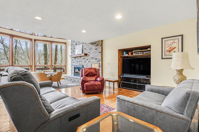 F-3 Ute Court, Hide A Way Hills, OH 43107