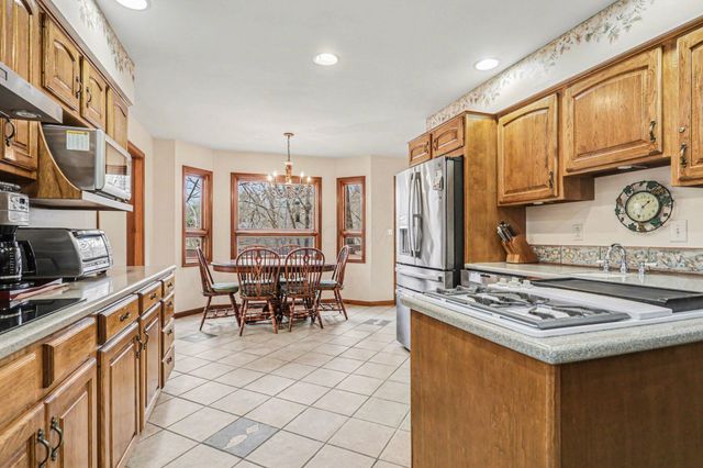 F-3 Ute Court, Hide A Way Hills, OH 43107