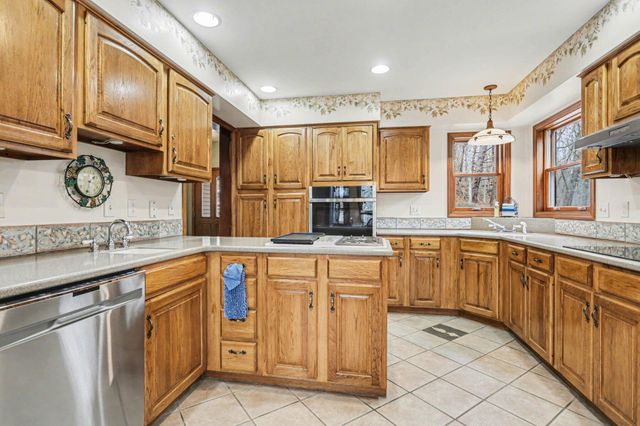 F-3 Ute Court, Hide A Way Hills, OH 43107