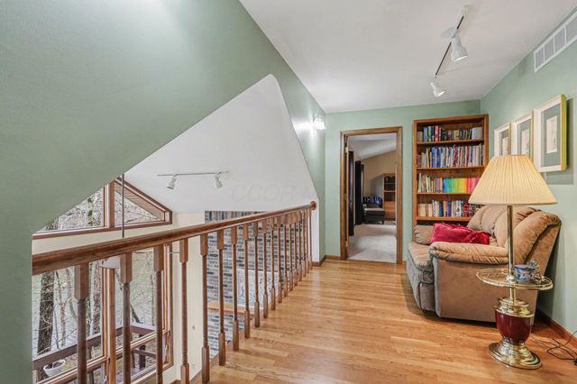 F-3 Ute Court, Hide A Way Hills, OH 43107