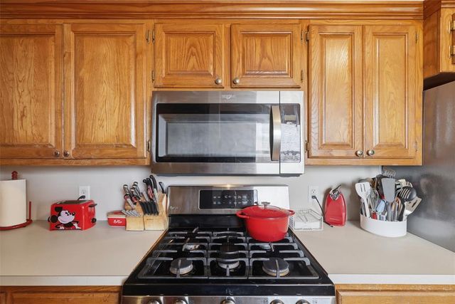 10329 Aberdeen Drive, Yukon, OK 73099
