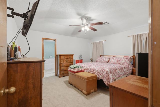 10329 Aberdeen Drive, Yukon, OK 73099