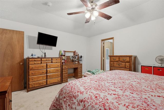 10329 Aberdeen Drive, Yukon, OK 73099