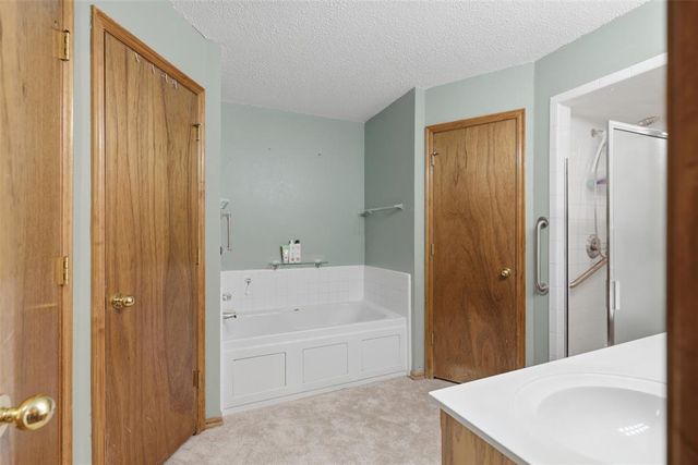 10329 Aberdeen Drive, Yukon, OK 73099
