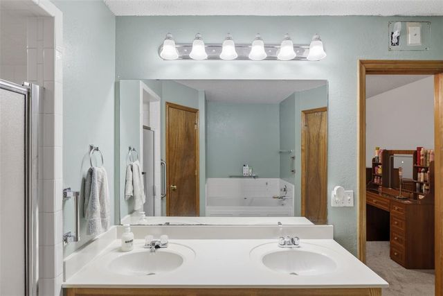 10329 Aberdeen Drive, Yukon, OK 73099