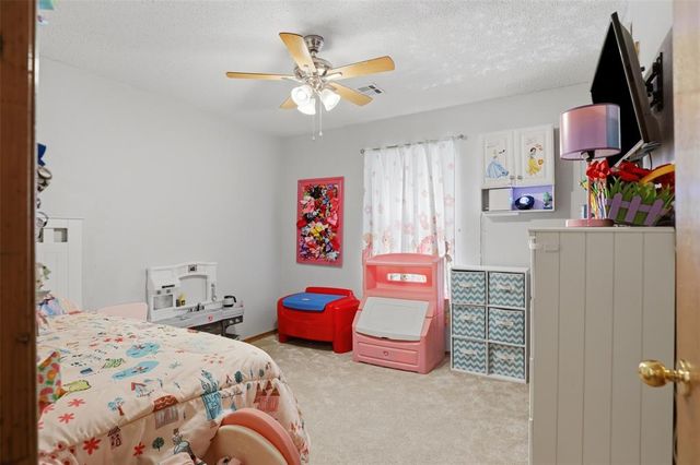 10329 Aberdeen Drive, Yukon, OK 73099