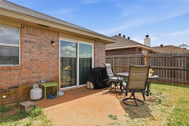 10329 Aberdeen Drive, Yukon, OK 73099