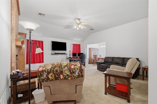 10329 Aberdeen Drive, Yukon, OK 73099