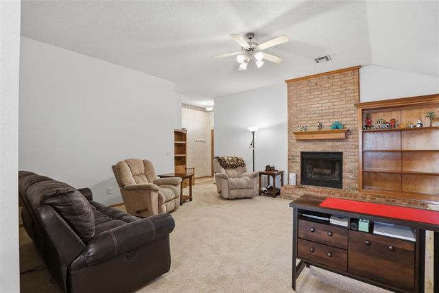10329 Aberdeen Drive, Yukon, OK 73099