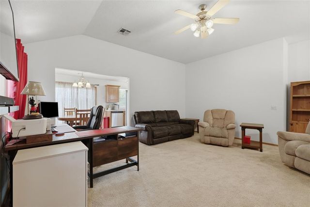 10329 Aberdeen Drive, Yukon, OK 73099
