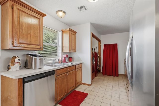 10329 Aberdeen Drive, Yukon, OK 73099