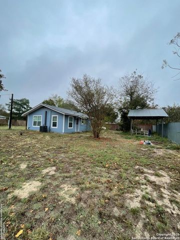 147 Shady Oaks, Floresville, TX 78114