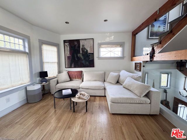814 E Edgeware Road, Los Angeles, CA 90026