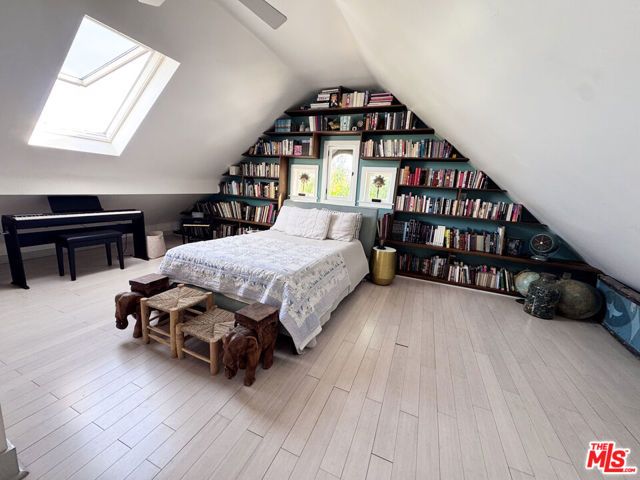 814 E Edgeware Road, Los Angeles, CA 90026