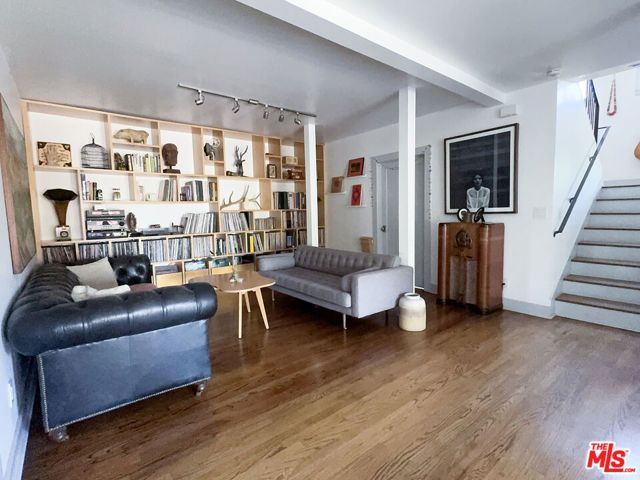 814 E Edgeware Road, Los Angeles, CA 90026